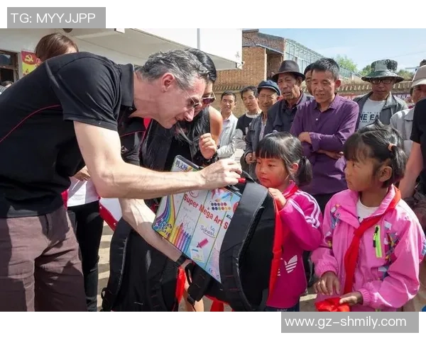 足球明星慈善赛汇聚球坛巨星助力公益事业传递温暖与希望